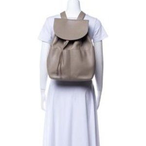 Cuyana Pebbled Leather Backpack in Stone